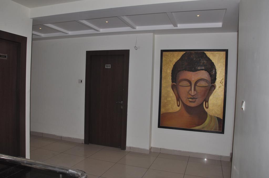 Hotel Surya Haldwani Bagian luar foto
