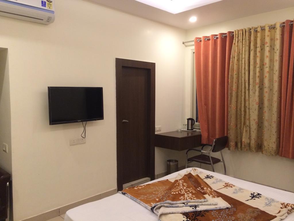 Hotel Surya Haldwani Ruang foto